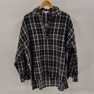 Aemi + Co Plaid Pullover Size Medium Oversized Black White V Neck NWT
